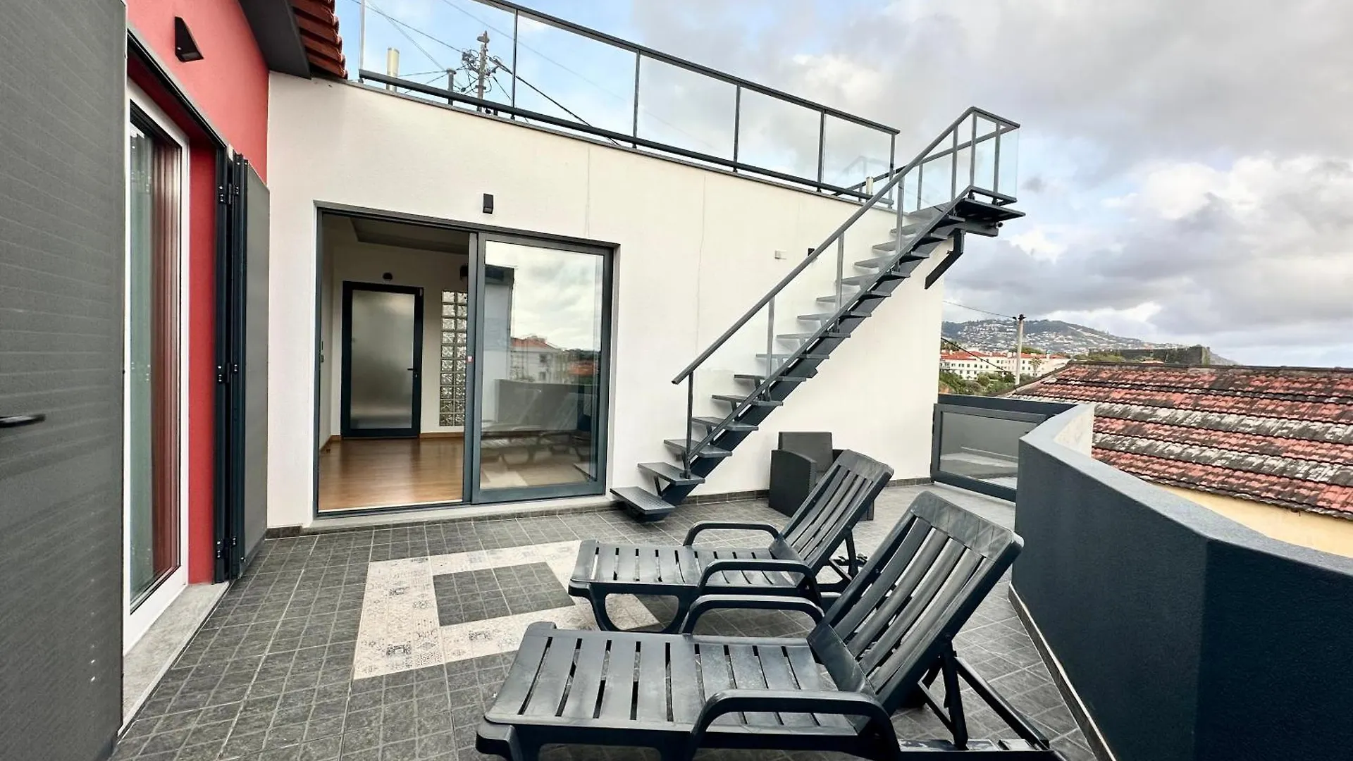Apartamento Private Rooftop Sunny Terrace In Funchal